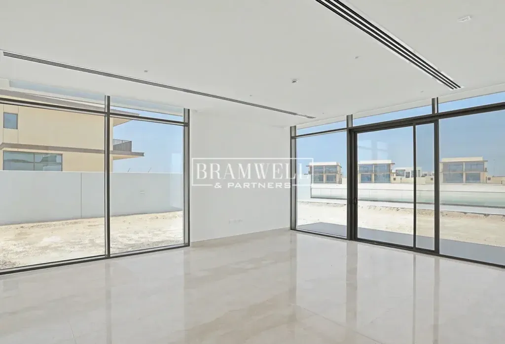 Spectacular Villa | Massive Plot | Prime Location