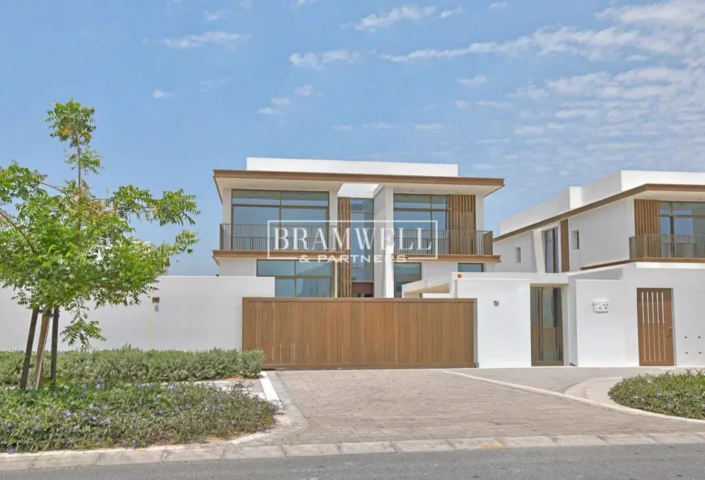 Spectacular Villa | Massive Plot | Prime Location