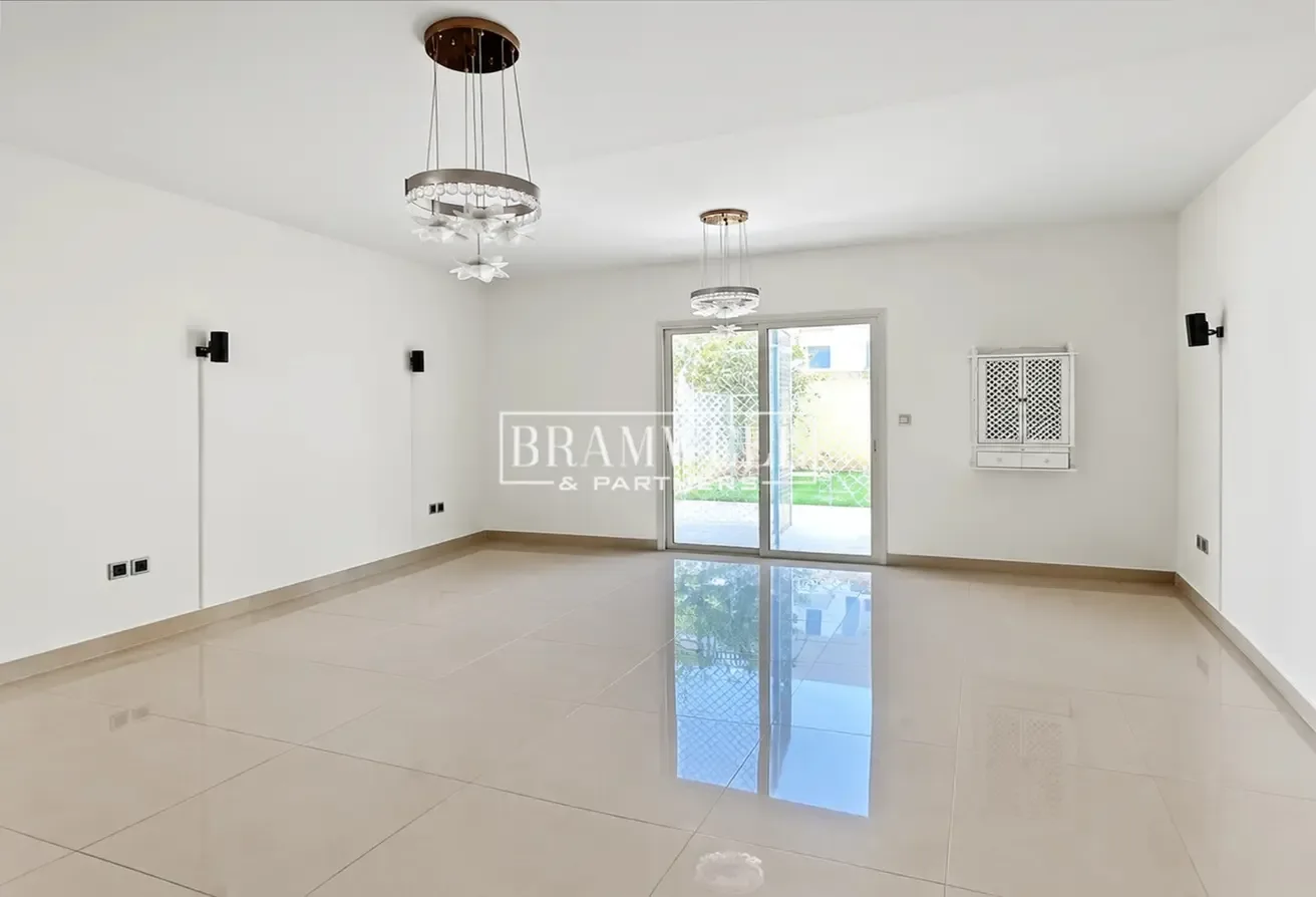 2 Bedroom Townhouse for Rent in Desert Style, Al Reef Villas, photo 2